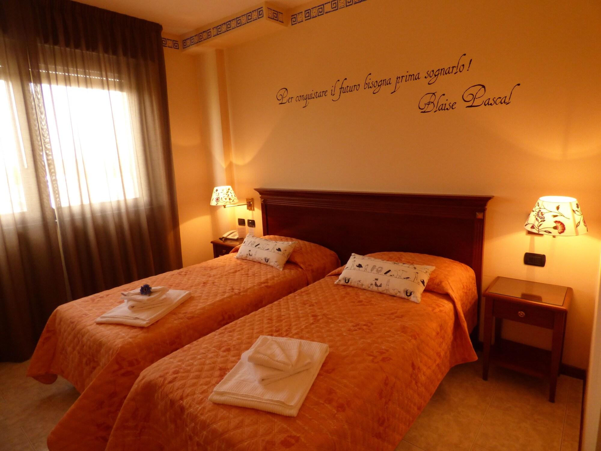 Hotel Фіденца Екстер'єр фото