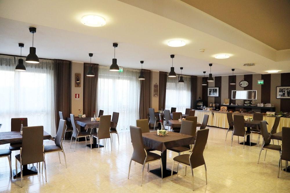 Hotel Фіденца Екстер'єр фото