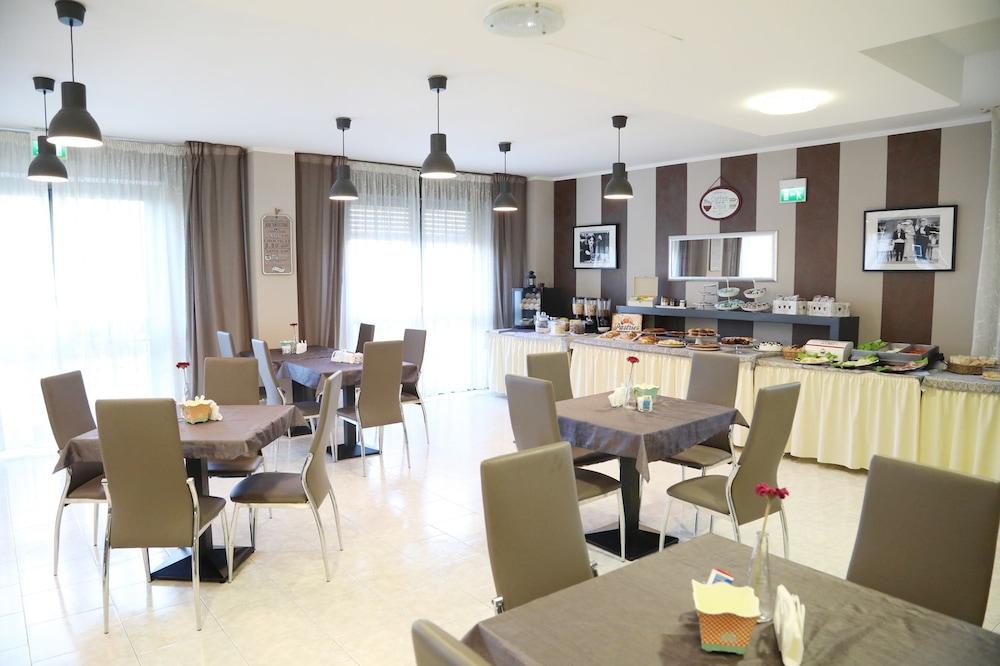 Hotel Фіденца Екстер'єр фото